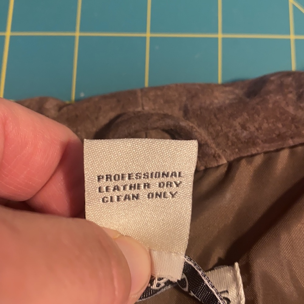 Bamboo Trader Suede Jacket. Size Medium. - image 7